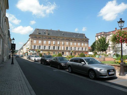  bel immeuble, place de l'Hôtel de Ville